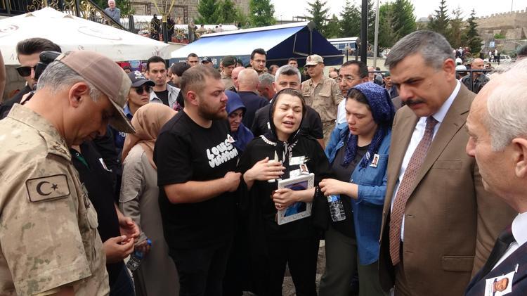 İZMİR’E TAYİNİ ÇIKMIŞTI