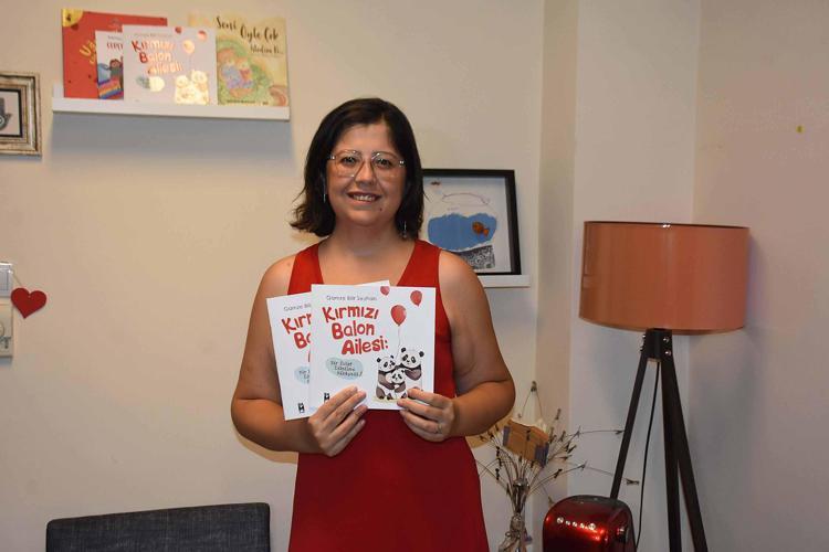 HİKAYEMİ ÇOK KÜÇÜK YAŞLARDAN BERİ BİLİYORUM