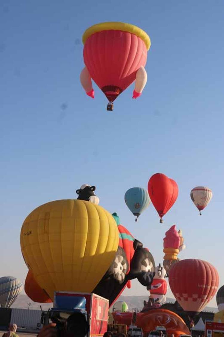 BÖLGEMİZDE BALON UÇUŞLARI GİDEREK ARTIYOR