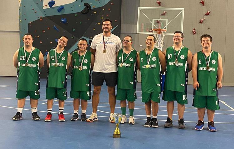 DOWN SENDROMLU ARKADAŞLARIM SPOR YAPSIN