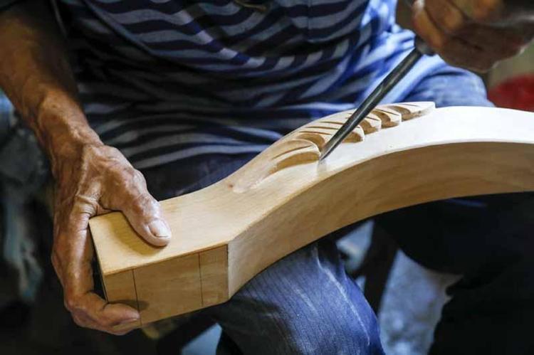 ‘HERKES MASA BAŞI İŞ İSTİYOR’