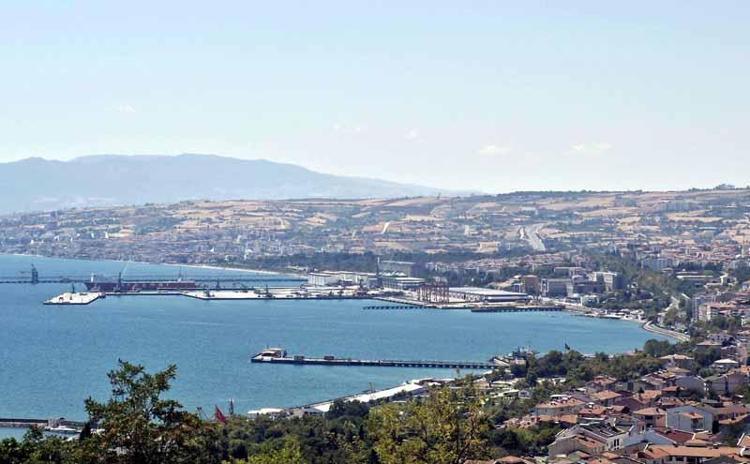 TEKİRDAĞDA YAPILAŞMA DENİZ BÖLGESİNDEN UZAKLAŞTIRILMALI