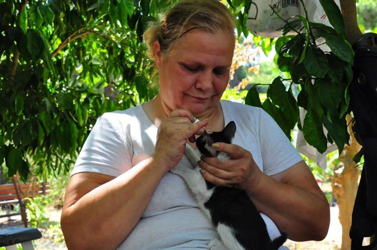 KEDİLERLE ARAMDA BİR BAĞ GELİŞTİ