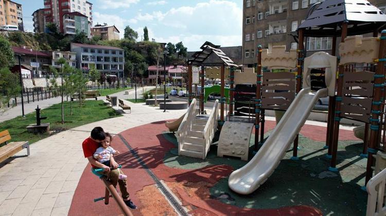 ÇARPIŞ KENTLEŞMENİN İZLERİ SİLİNDİ