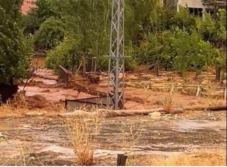 GÜCÜM GİTTİĞİ YERE KADAR KAPIYI İTTİM