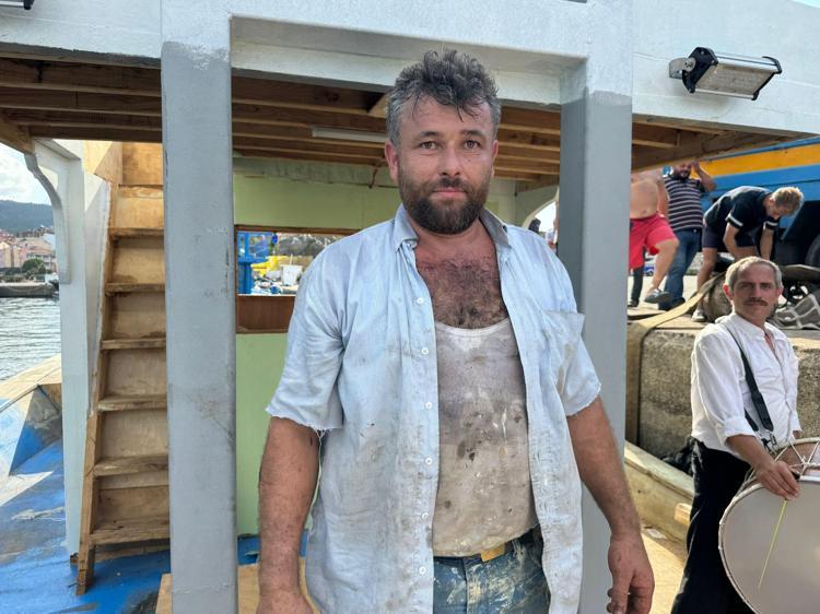 ‘İLK KEZ BİR TEKNE DENİZE DAVUL ZURNA İLE İNDİRİLMİŞ OLDU’