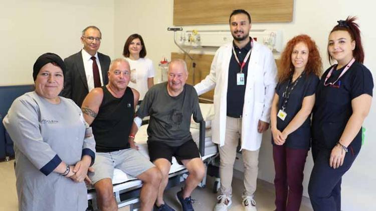 ‘TÜRKİYE’DEKİ HASTANEYİ BEKLEDİĞİMDEN DAHA İYİ BULDUM’