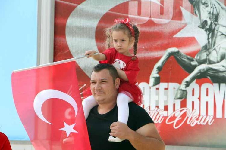 EŞİNE TARİHTE AZ RASTLANIR BİR ZAFER