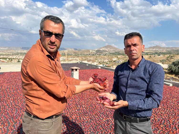 KÖYÜMÜZDEKİ ÜRÜNLER TALEBİ KARŞILAMIYOR