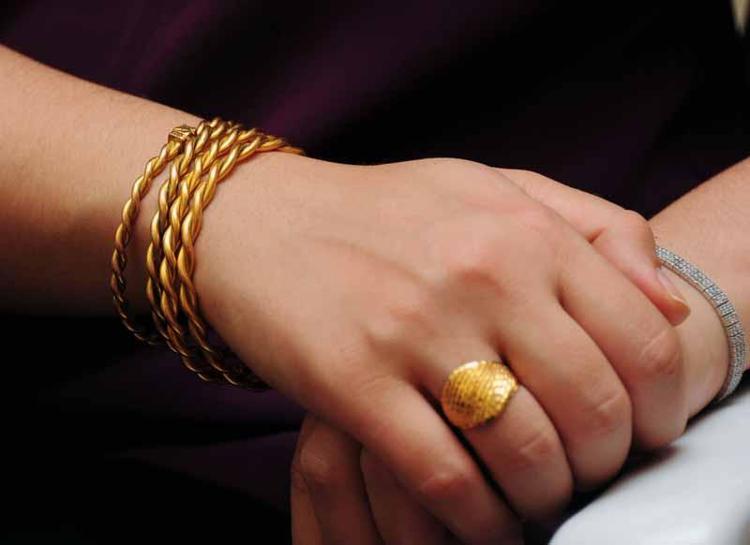 SON 20 YILDA DÜĞÜN TAKISI BİR ÇİFT ALYANSA KADAR DÜŞTÜ