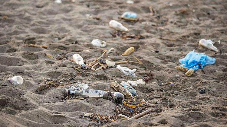 PLASTİK YÜZYILI VURGUSU