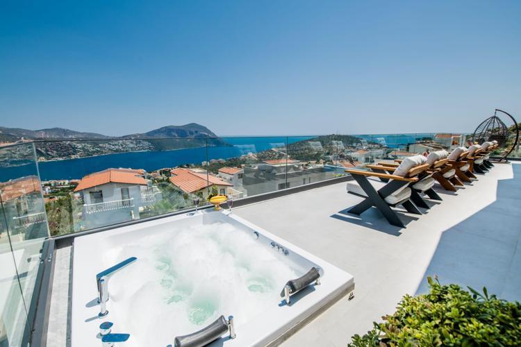 AĞUSTOS İTİBARIYLA DOLANDIRICILAR TÜREDİ