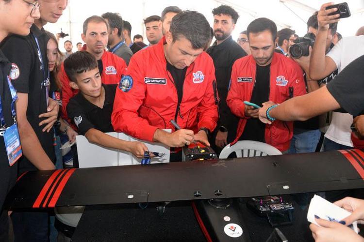 TEKNOLOJİ ARTIK ÇOK KARMAŞIK YAZILIMLARLA HAYATIMIZA GİRİYOR