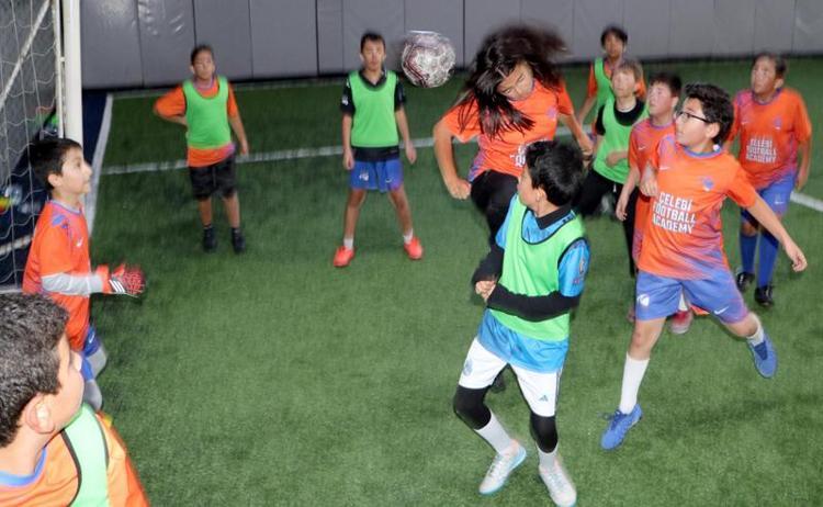 KADIN FUTBOL TAKIMINI KURAMADIK