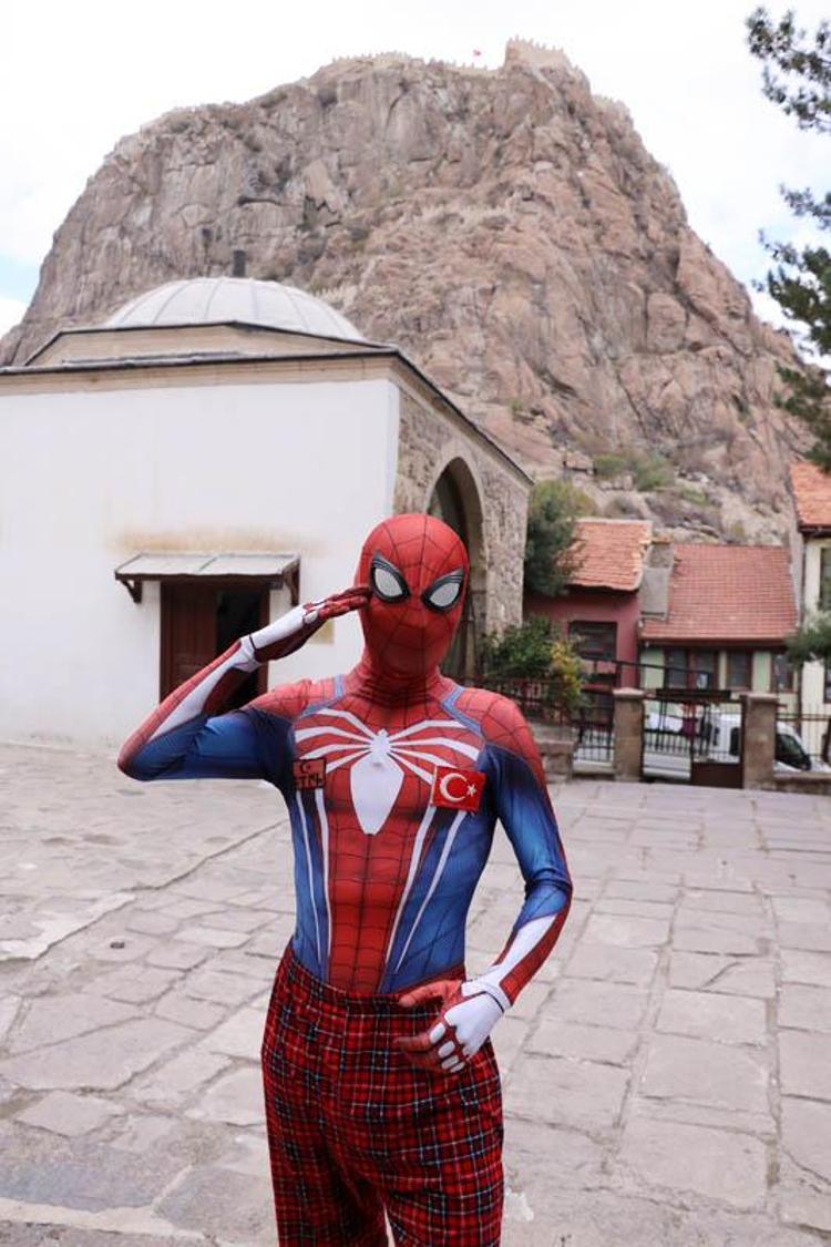 401 GÜNDÜR YOLDAYIM