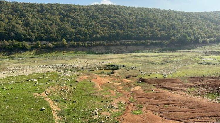 GÜNLÜK 3,9 MİLYON METREKÜP SU TÜKETİMİ VAR