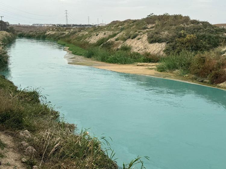DERİ ORGANİZE SANAYİ BÖLGESİ ARASINDAKİ YERLERDEN BİRİSİNDE KAÇAK DÖKÜM YAPILIYOR