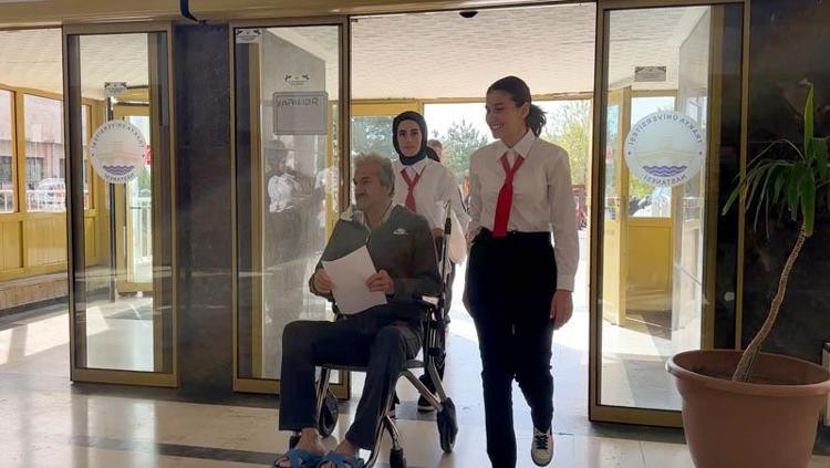 BİZİ GÖRDÜKLERİNDE MUTLU OLUYORLAR