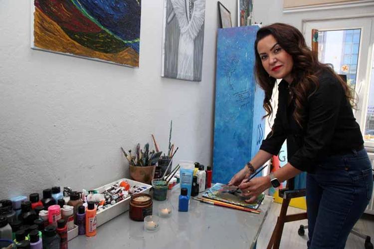 ‘RESİMLERİMİN İNSANLARA DOKUNMASINI İSTİYORUM’