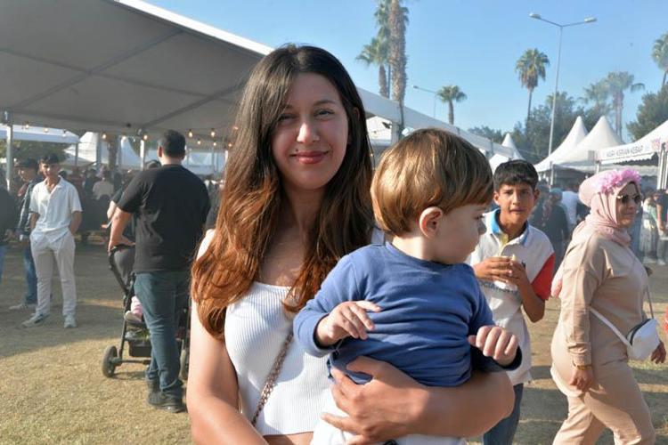 HER ÇEŞİT LEZZET VAR BURADA