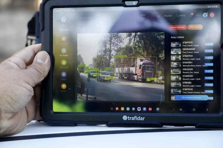 MARKASINDAN MODELİNE TESPİT EDİYOR