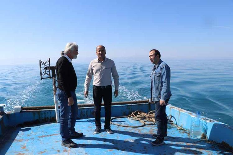 BALIKÇILAR YAVRU BALIKLARI AVLAMIYOR