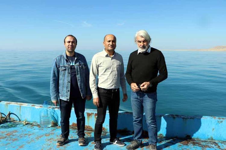 VAN GÖLÜNDE YAKLAŞIK 240 MİLYON ERİŞKİN BALIK VAR