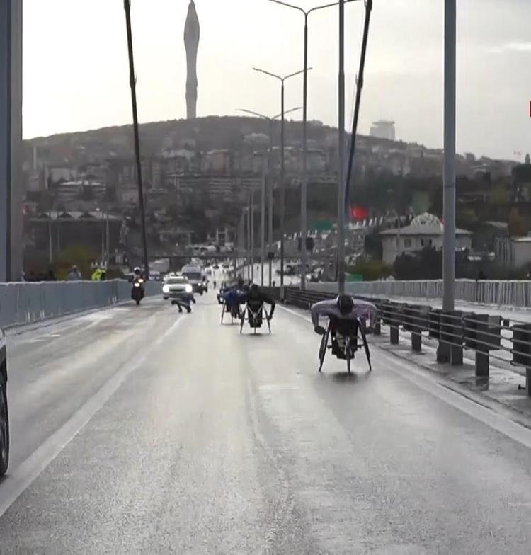 47 ELİT ATLET YARIŞTI