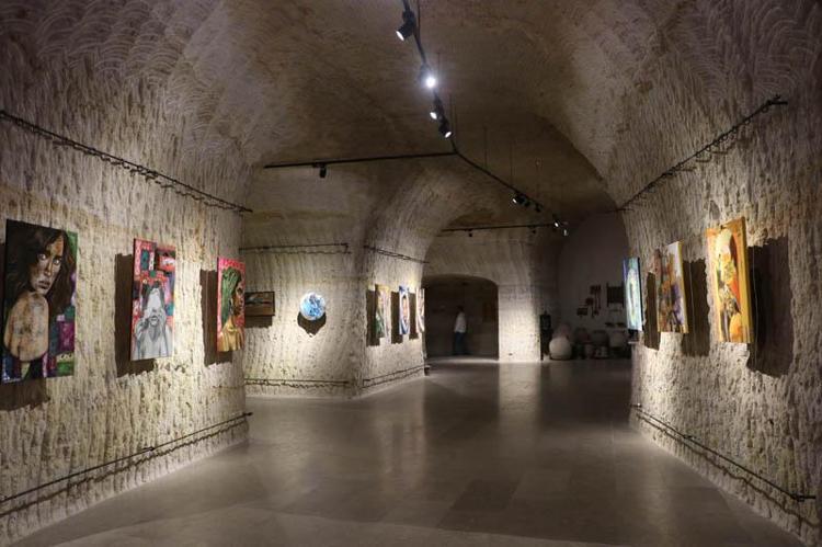 BİNE YAKIN ESER VAR