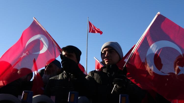 NENE HATUNUN KABRİNE ZİYARET