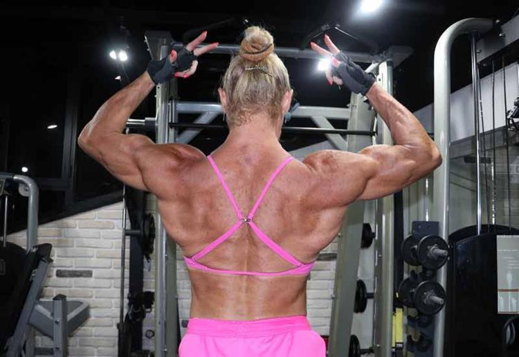 HAREKETSİZ KALMAK BENİ DELİ EDİYORDU