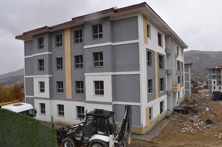 ‘YAZ AYLARINDA EVLERİ TESLİM ETMİŞ OLACAĞIZ’