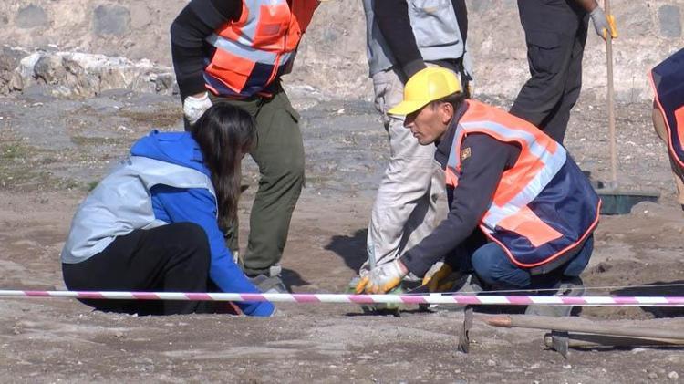 ‘MUHTEMELEN SAVAŞA KATILAN GAZİ, ROZETİNİ BURADA DÜŞÜRDÜ’