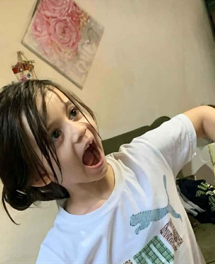 ÖNCE HALI TUTUŞMUŞ