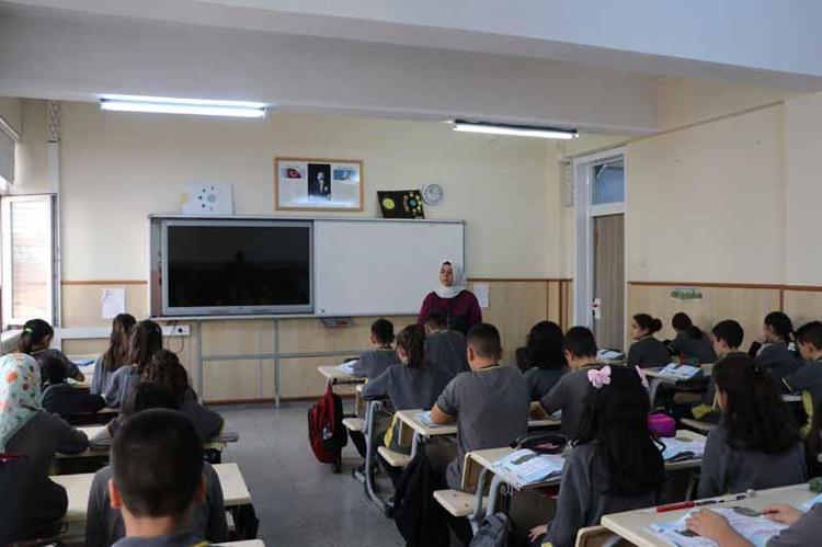 DİLEK ÖĞRETMENİMİ ROL MODEL ALMIŞTIM