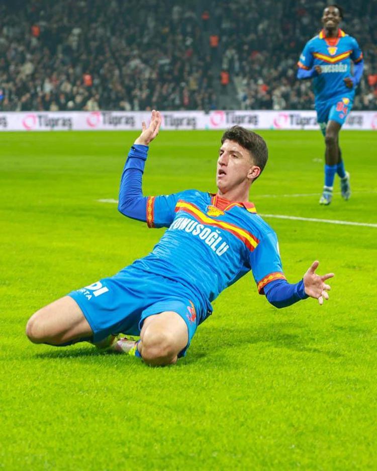 BOKELE ÖNCE ÜZÜLDÜ SONRA SEVİNDİ