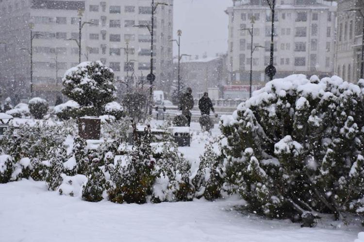 HAFİF YAĞIŞ BAŞLADI