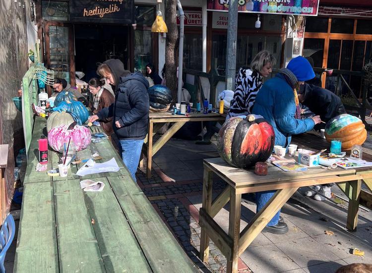 ‘FESTİVALLERE BENZER ETKİNLİKLER DÜŞLÜYORUZ