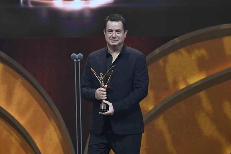 TÖRENİN ÖZEL ANLARI GECEYE RENK KATTI