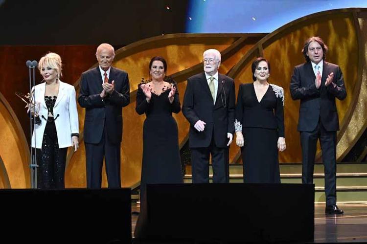 50NCİ YIL ÖZEL ÖDÜLLERİ ALKIŞLARLA TAÇLANDI