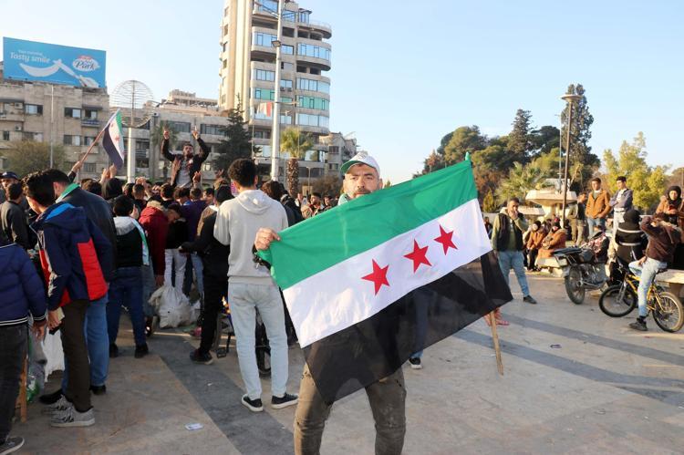 BİNLERCE KİŞİ YILLAR SONRA HALEP’E DÖNDÜ