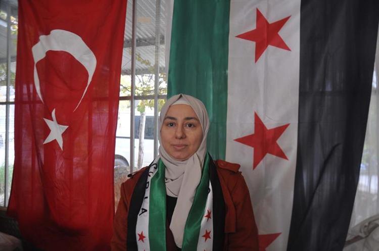 TÜRK VATANDAŞLARI BİZLERİ ÇOK KOLLADI