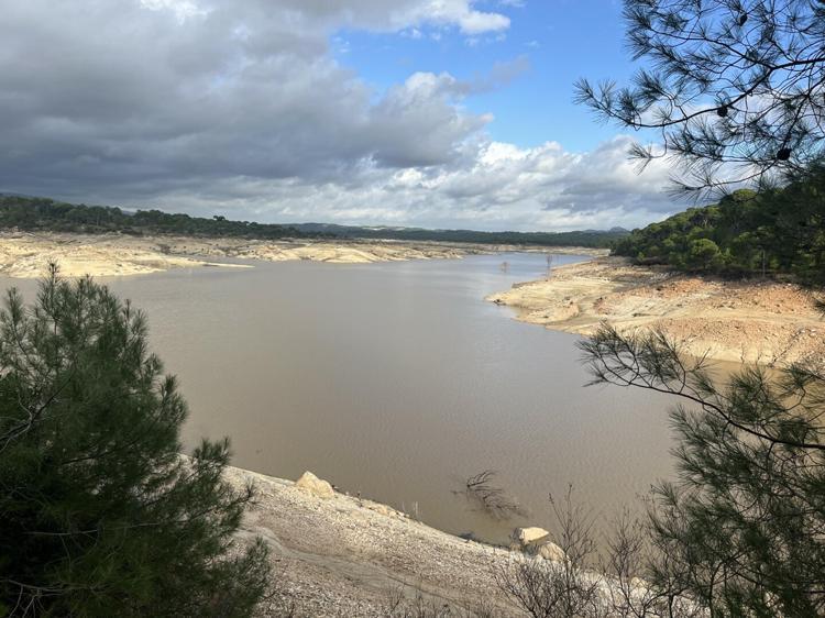 YÜZEYSEL SULARI DERLEYEN DRENAJ SİSTEMLERİ EN UFAK YAĞMURDA TIKANIYOR