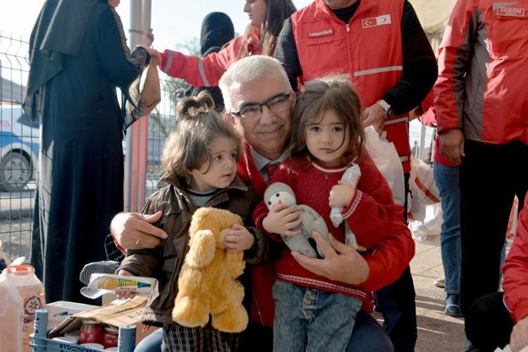 HER YOLCULUKLARINDA ONLARIN YANINDAYDIK