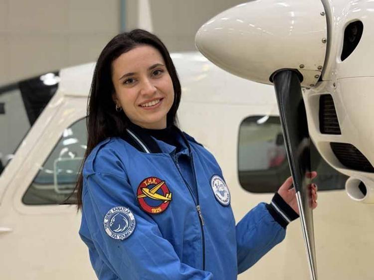 GÖKYÜZÜNDE OLMAK ÇOK MUTLU EDİYOR