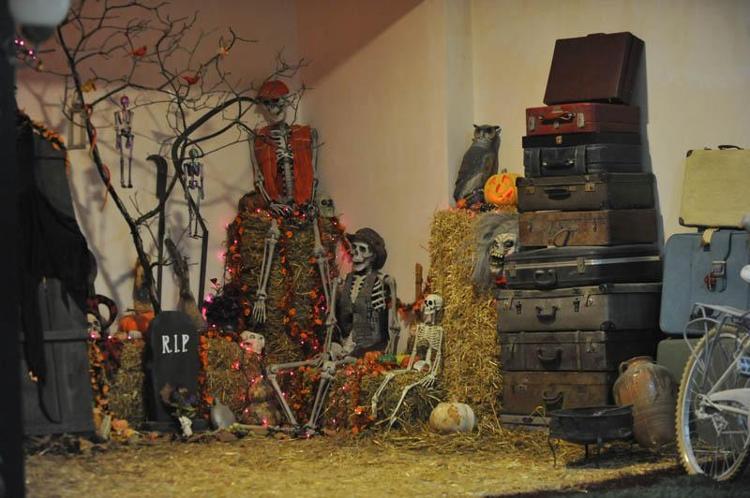 4 KATLI EV ADETA FOTOĞRAF STÜDYOSU