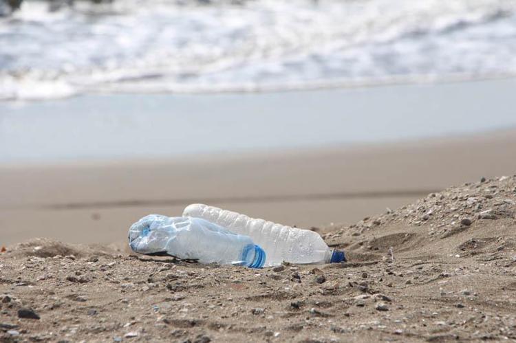 PLASTİĞİN İÇERİSİNDE 16 BİN TANE KİMYASAL VAR