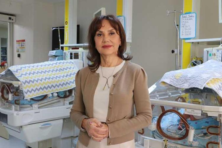 ANNELERİYLE VAKİT GEÇİREN BEBEKLERİN NÖROLOJİK GELİŞMELERİ DAHA İYİ