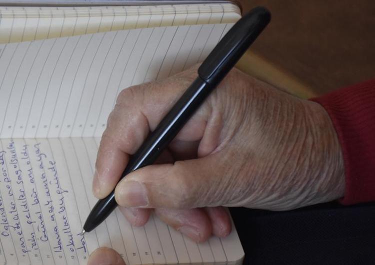 YARDIM İSTEYENLER OLUYOR