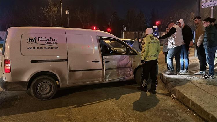 EDİRNE’DE YENİ YILIN İLK TRAFİK CEZASI ALKOLLÜ ADAY SÜRÜCÜYE UYGULANDI